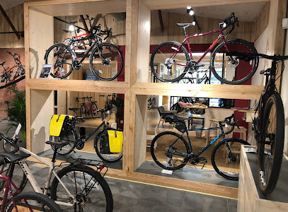 Intérieur magasin de vélos Rennes Montgermont